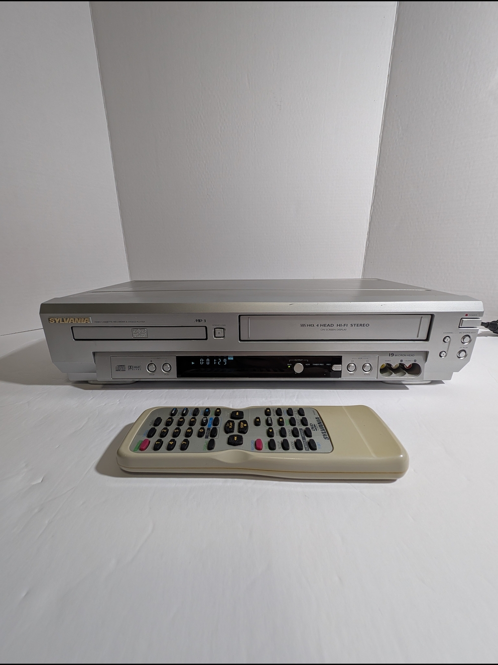 Sylvania SRD-3900 VCR/DVD Combo with Remote